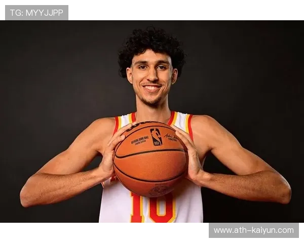 里萨谢对科比·怀特犯规送罚球，公牛老鹰末节戏剧性逆转